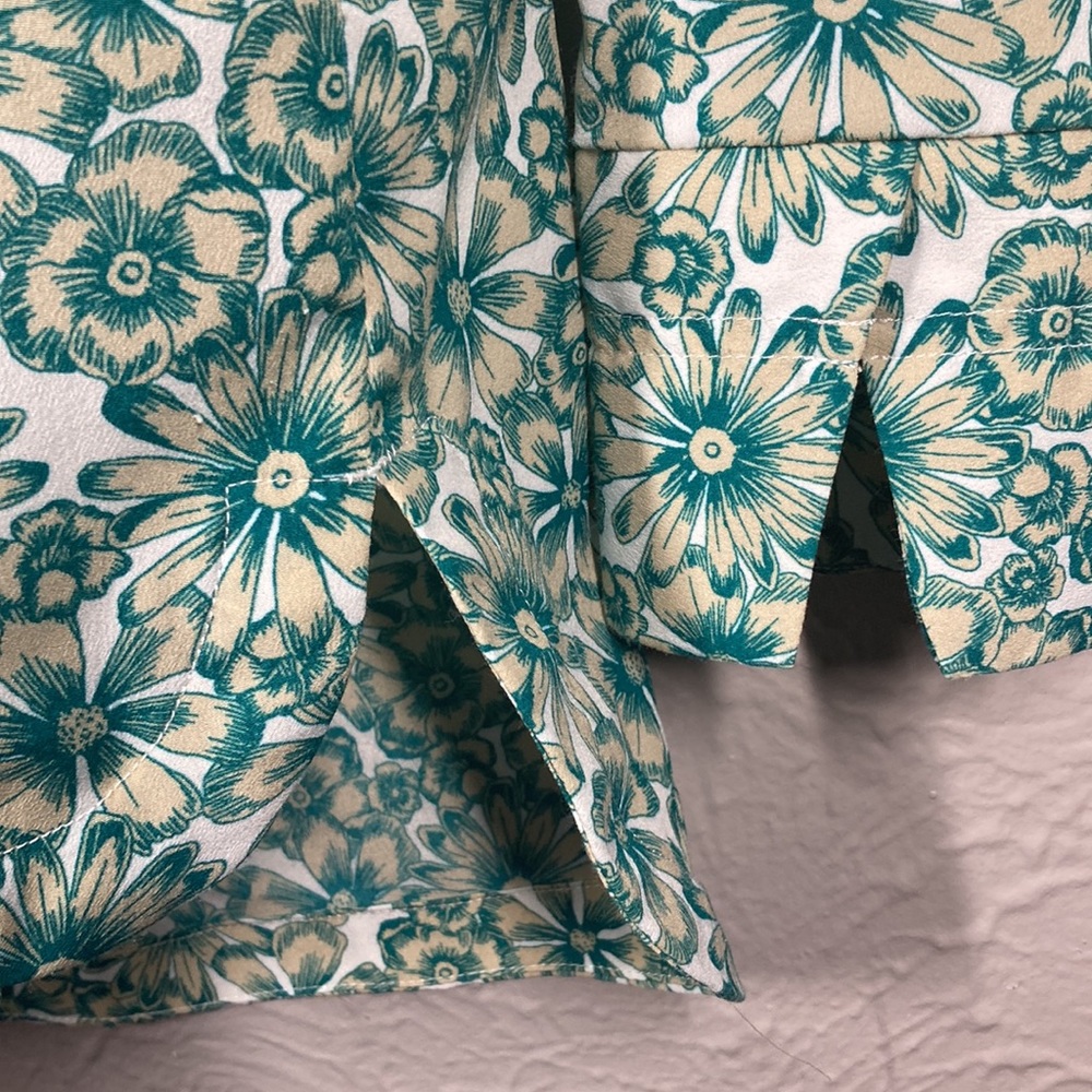 Banana Republic Green Floral Print Long Sleeve V-neck Blouse Top Women's… - Picture 2 of 7